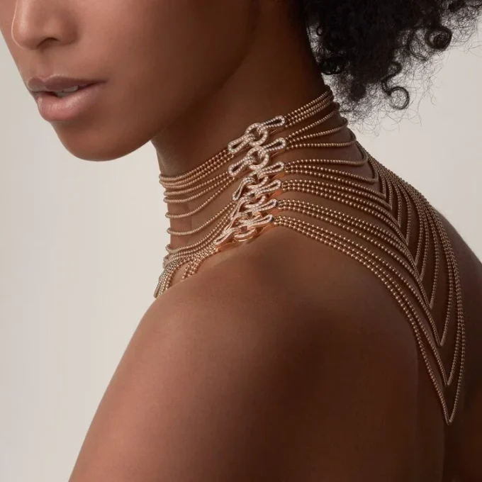 Agrafe-halsband, halvpavé Agrafe-halsband, halvpavé