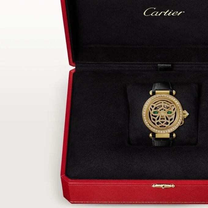 Andra Panthere-smyckesklockor – 41 mm, mekaniskt urverk med manuell uppdragning, 18 karats gult guld, diamanter, utbytbara läderarmband – Cartier Andra Panthere-smyckesklockor – 41 mm, mekaniskt urverk med manuell uppdragning, 18 karats gult guld, diamanter, utbytbara läderarmband – Cartier