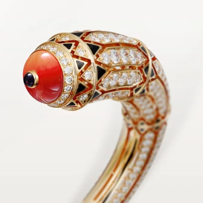 Armband i högklassig smyckesdesign – Roséguld, korall, onyx, svart lack, diamanter – Cartier Armband i högklassig smyckesdesign – Roséguld, korall, onyx, svart lack, diamanter – Cartier