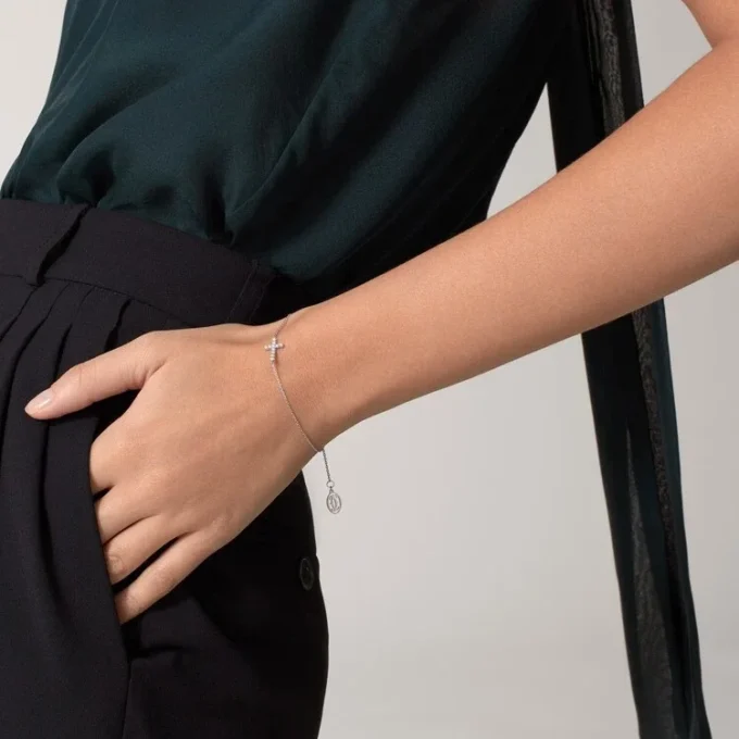 Armband med symboler – vitguld, diamanter – Cartier Armband med symboler – vitguld, diamanter – Cartier
