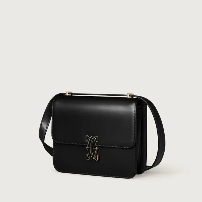 Axelväska, Mini, Double C De Cartier – Svart kalvskinn, guld- och svart emaljfinish – Cartier Axelväska, Mini, Double C De Cartier – Svart kalvskinn, guld- och svart emaljfinish – Cartier