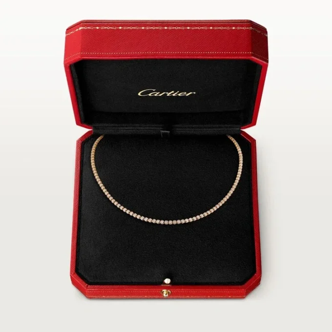 C De Cartier Essential Lines halsband, briljantslipade diamanter C De Cartier Essential Lines halsband, briljantslipade diamanter