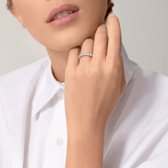 Cartier Destinee vigselring, 4,1 mm bredd, pavé
