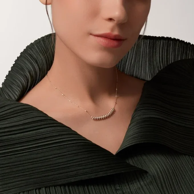 Clash De Cartier-hänge, liten modell, pavé Clash De Cartier-hänge, liten modell, pavé