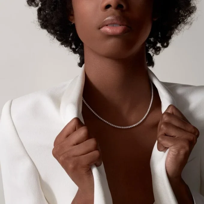 Essential Lines-halsband – vitguld, diamanter – Cartier Essential Lines-halsband – vitguld, diamanter – Cartier