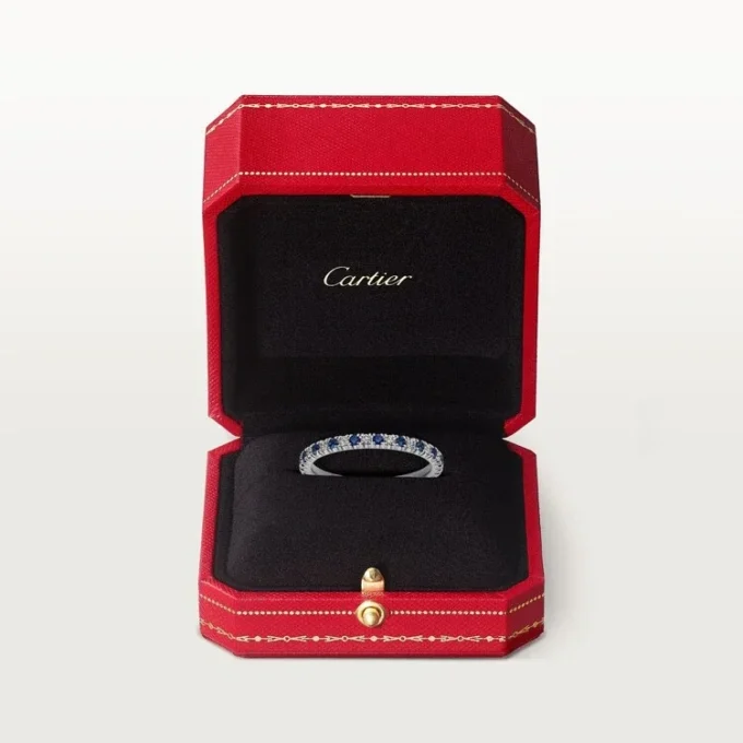 Etincelle De Cartier vigselring – platina, safirer, diamanter – Cartier
