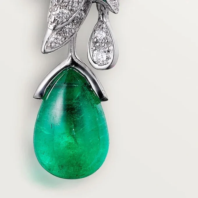 Faune Et Flore De Cartier Örhängen, Smaragddroppar, Pavé Faune Et Flore De Cartier Örhängen, Smaragddroppar, Pavé
