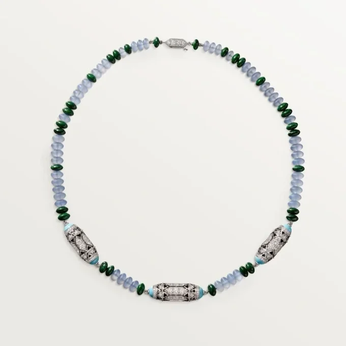 Högklassigt smycke – vitguld, kalcedon, skarn, turkos, svart lack, diamanter – Cartier Högklassigt smycke – vitguld, kalcedon, skarn, turkos, svart lack, diamanter – Cartier