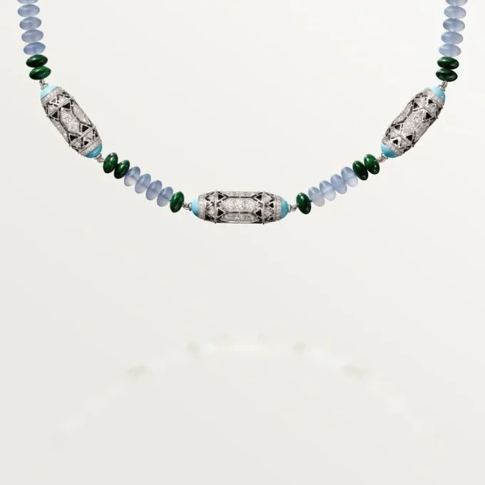 Högklassigt smycke – vitguld, kalcedon, skarn, turkos, svart lack, diamanter – Cartier Högklassigt smycke – vitguld, kalcedon, skarn, turkos, svart lack, diamanter – Cartier