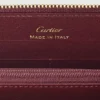 Internationell plånbok med dragkedja, Must De Cartier – vinrött kalvskinn, guldfinish – Cartier Internationell plånbok med dragkedja, Must De Cartier – vinrött kalvskinn, guldfinish – Cartier