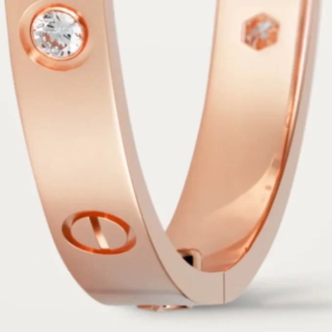 Kärleksarmband, klassisk modell, 4 diamanter Kärleksarmband, klassisk modell, 4 diamanter