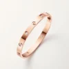 Kärleksarmband, klassisk modell, 4 diamanter Kärleksarmband, klassisk modell, 4 diamanter