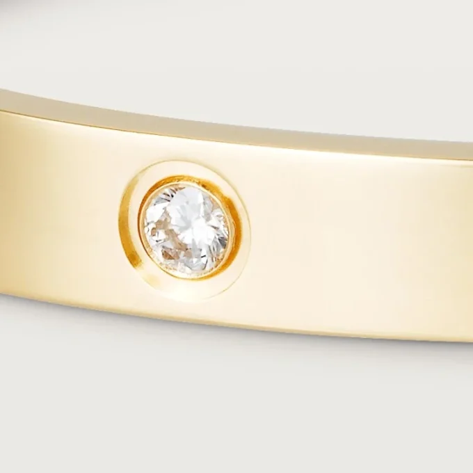 Kärleksarmband, klassisk modell, 4 diamanter Kärleksarmband, klassisk modell, 4 diamanter