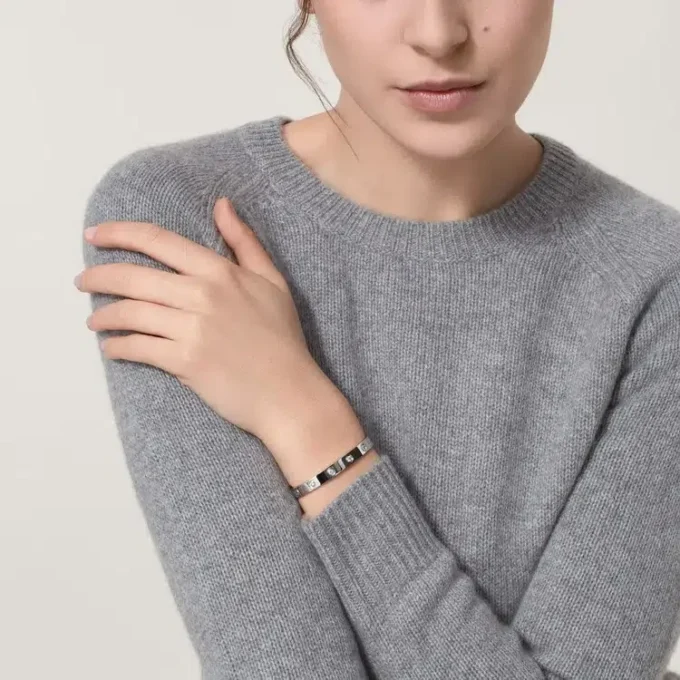 Love-armband, klassisk modell, 10 diamanter Love-armband, klassisk modell, 10 diamanter