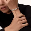 Love-armband, klassisk modell, 10 diamanter Love-armband, klassisk modell, 10 diamanter