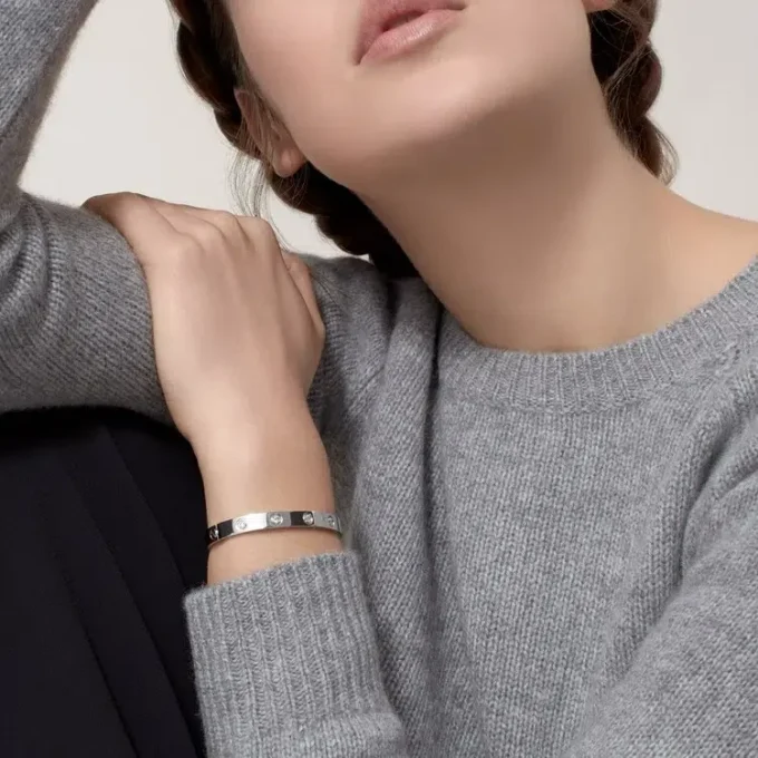 Love-armband, klassisk modell, 10 diamanter Love-armband, klassisk modell, 10 diamanter