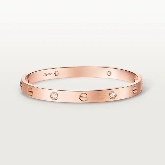 Love-armband, klassisk modell, borstad, 4 diamanter