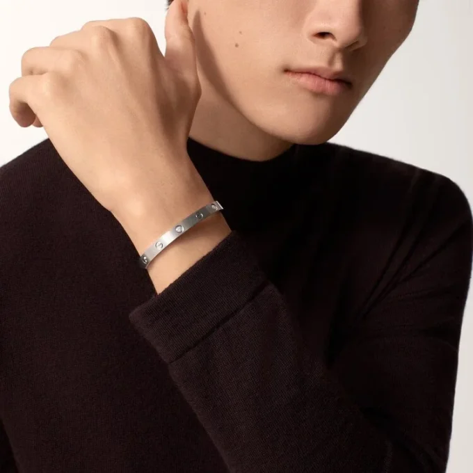 Love-armband, klassisk modell, borstad, 4 diamanter