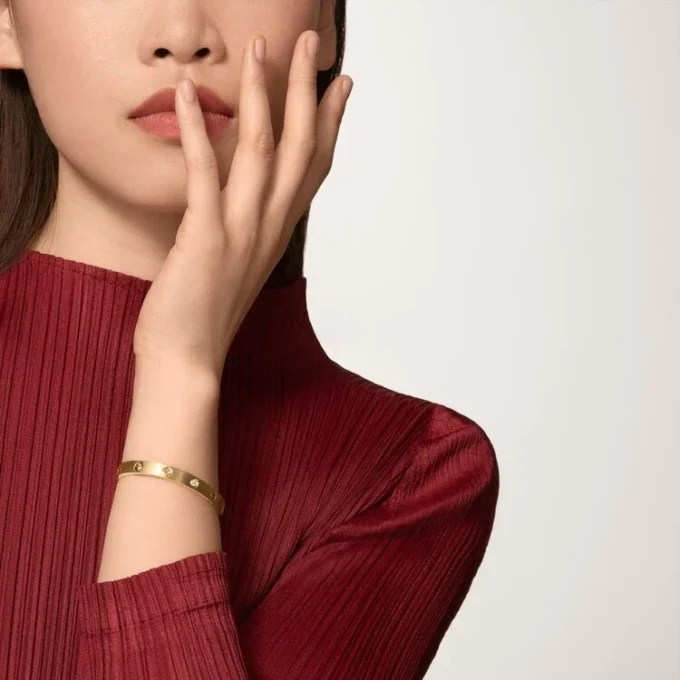 Love-armband, klassisk modell, borstad, 4 diamanter