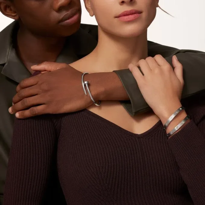 Love-armband, klassisk modell, borstad, 4 diamanter
