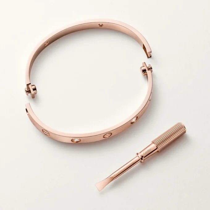 Love-armband, klassisk modell, borstad, 4 diamanter