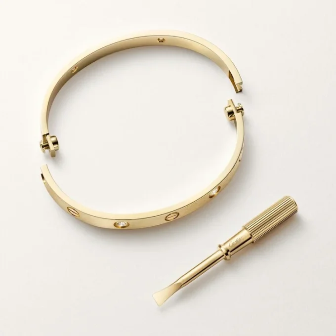 Love-armband, klassisk modell, borstad, 4 diamanter