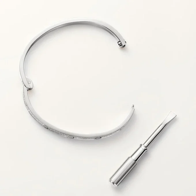 Love-armband, liten modell, pavé Love-armband, liten modell, pavé