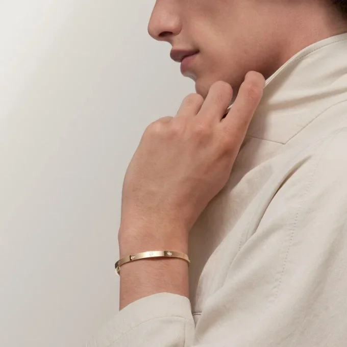 Love-armband, mediummodell, 4 diamanter Love-armband, mediummodell, 4 diamanter