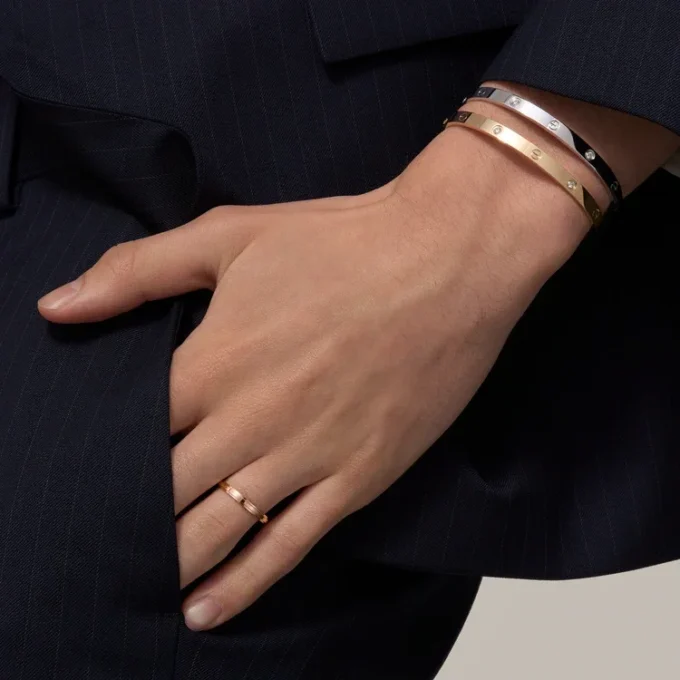 Love-armband, mediummodell, 4 diamanter Love-armband, mediummodell, 4 diamanter