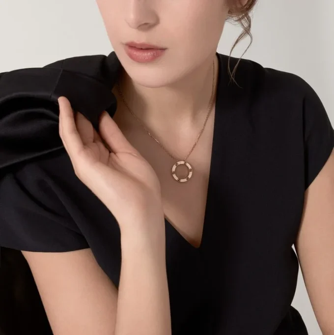 Love-halsband, diamantbelagt – gult guld, diamanter – Cartier Love-halsband, diamantbelagt – gult guld, diamanter – Cartier