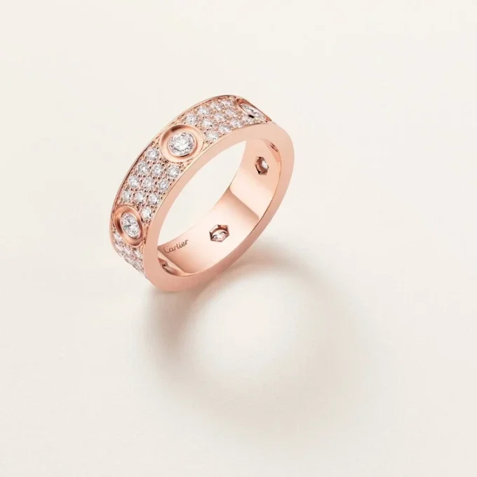 Love-ring, klassisk modell, pavé, 6 diamanter Love-ring, klassisk modell, pavé, 6 diamanter