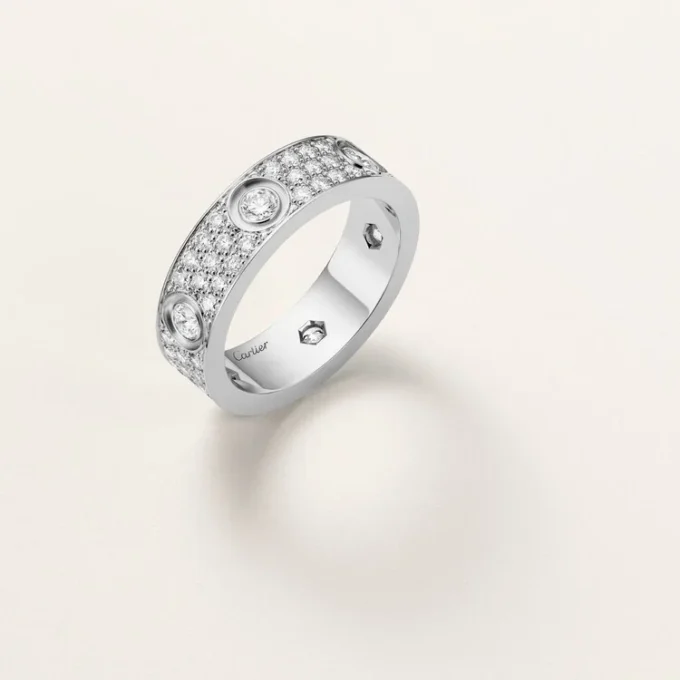 Love-ring, klassisk modell, pavé, 6 diamanter Love-ring, klassisk modell, pavé, 6 diamanter
