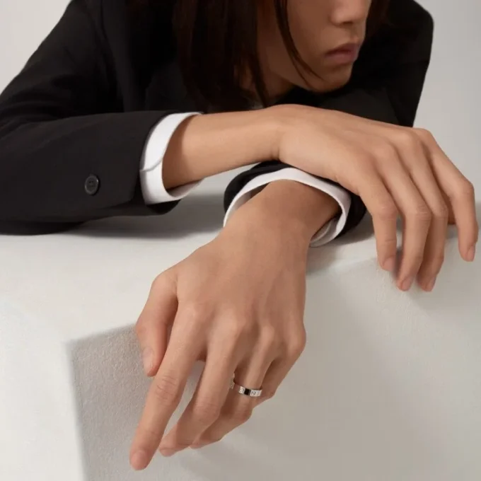 Love-vigselring, 1 diamant – vitguld, diamant – Cartier