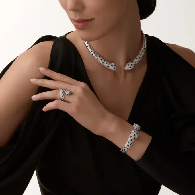 Panthere De Cartier-ring, ledad, pavé Panthere De Cartier-ring, ledad, pavé