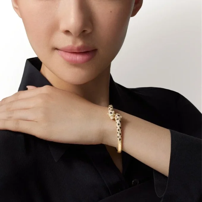 Panthere De Cartier-armband, liten modell, halvpavé