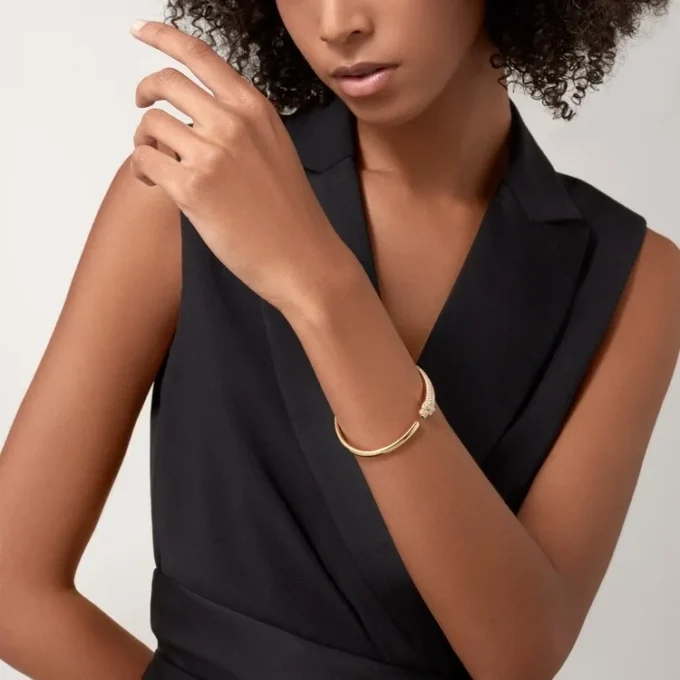 Panthere De Cartier-armband, liten modell, halvpavé
