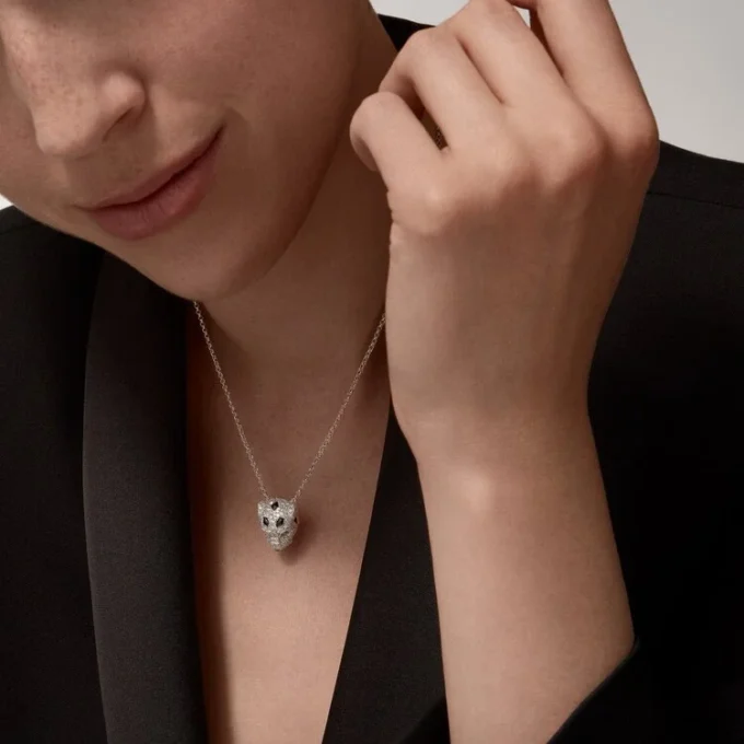 Panthere De Cartier diamanthalsband, vitguld | Cartier Us Panthere De Cartier diamanthalsband, vitguld | Cartier Us