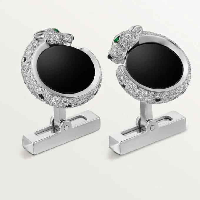 Panthere De Cartier manschettknappar – rodierat vitt guld, diamanter, smaragder, onyx – Cartier Panthere De Cartier manschettknappar – rodierat vitt guld, diamanter, smaragder, onyx – Cartier