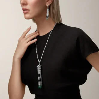 Panthere De Cartier-örhängen, smaragder, pavé