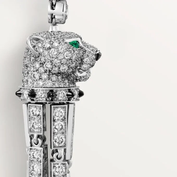 Panthere De Cartier-örhängen, smaragder, pavé Panthere De Cartier-örhängen, smaragder, pavé