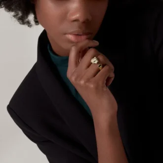Panthere De Cartier-ring – gult guld, diamanter, smaragder, onyx – Cartier
