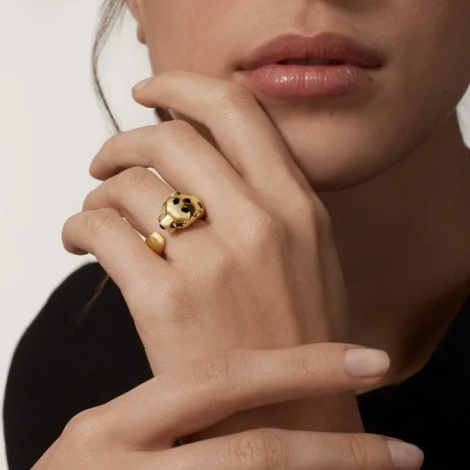 Panthere De Cartier-ring i gult guld och onyx | Cartier Us Panthere De Cartier-ring i gult guld och onyx | Cartier Us