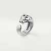 Panthere De Cartier-ring, medelstor modell Panthere De Cartier-ring, medelstor modell