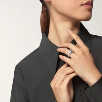 Panthere De Cartier-ring, medelstor modell, halvpavé