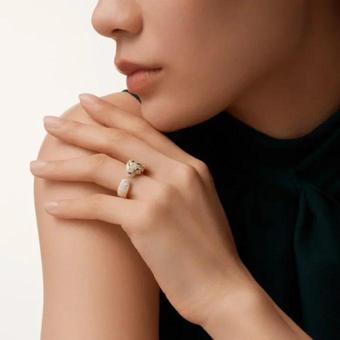 Panthere De Cartier-ring, medelstor modell, pavé Panthere De Cartier-ring, medelstor modell, pavé
