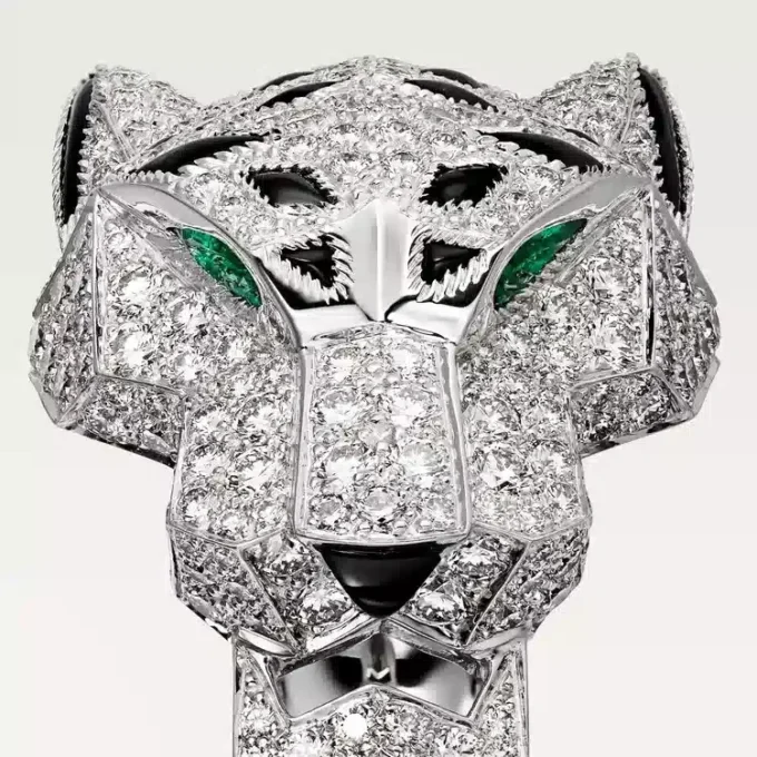 Panthere De Cartier-ring – vitguld, diamanter, smaragder, onyx – Cartier