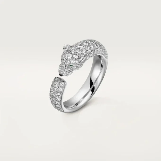 Panthere De Cartier-ring – vitguld, smaragder, onyx, diamanter – Cartier Panthere De Cartier-ring – vitguld, smaragder, onyx, diamanter – Cartier
