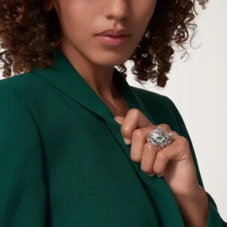 Panthere De Cartier-ring – vitguld, smaragder, onyx, diamanter – Cartier Panthere De Cartier-ring – vitguld, smaragder, onyx, diamanter – Cartier