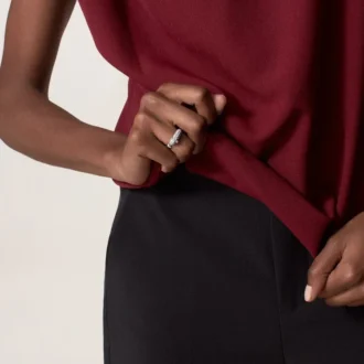Panthere De Cartier-ring – vitguld, smaragder, onyx, diamanter – Cartier Panthere De Cartier-ring – vitguld, smaragder, onyx, diamanter – Cartier