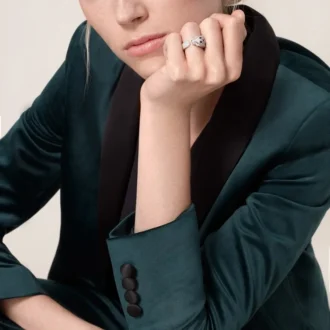 Panthere De Cartier-ring – vitguld, smaragder, onyx, diamanter – Cartier Panthere De Cartier-ring – vitguld, smaragder, onyx, diamanter – Cartier